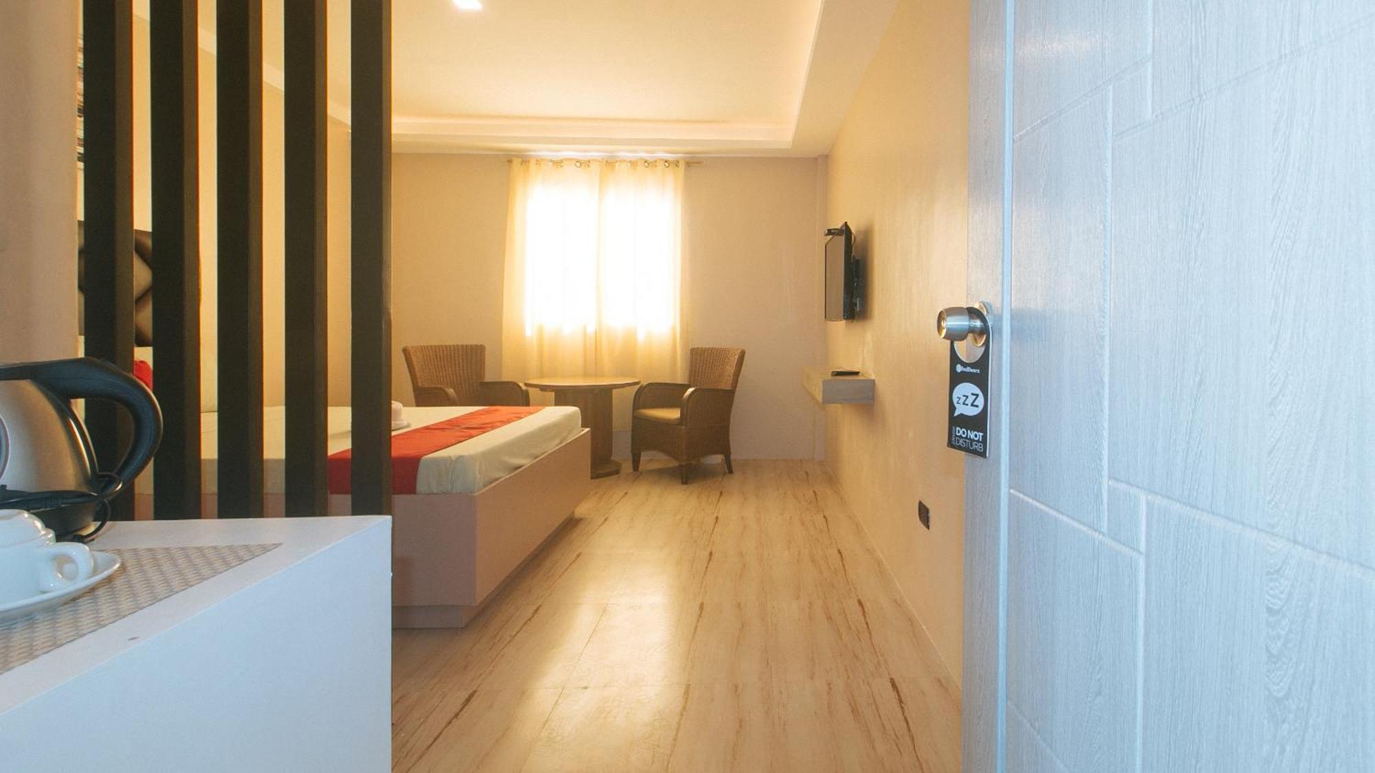 Reddoorz Plus At Seventy Five Inn Near Manila Airport Paranaque City 외부 사진