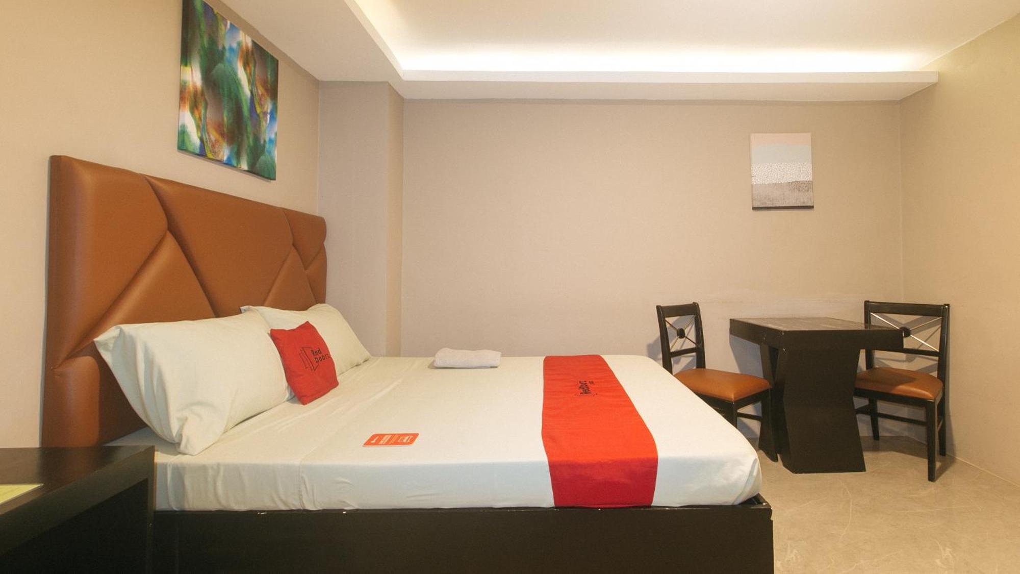 Reddoorz Plus At Seventy Five Inn Near Manila Airport Paranaque City 외부 사진