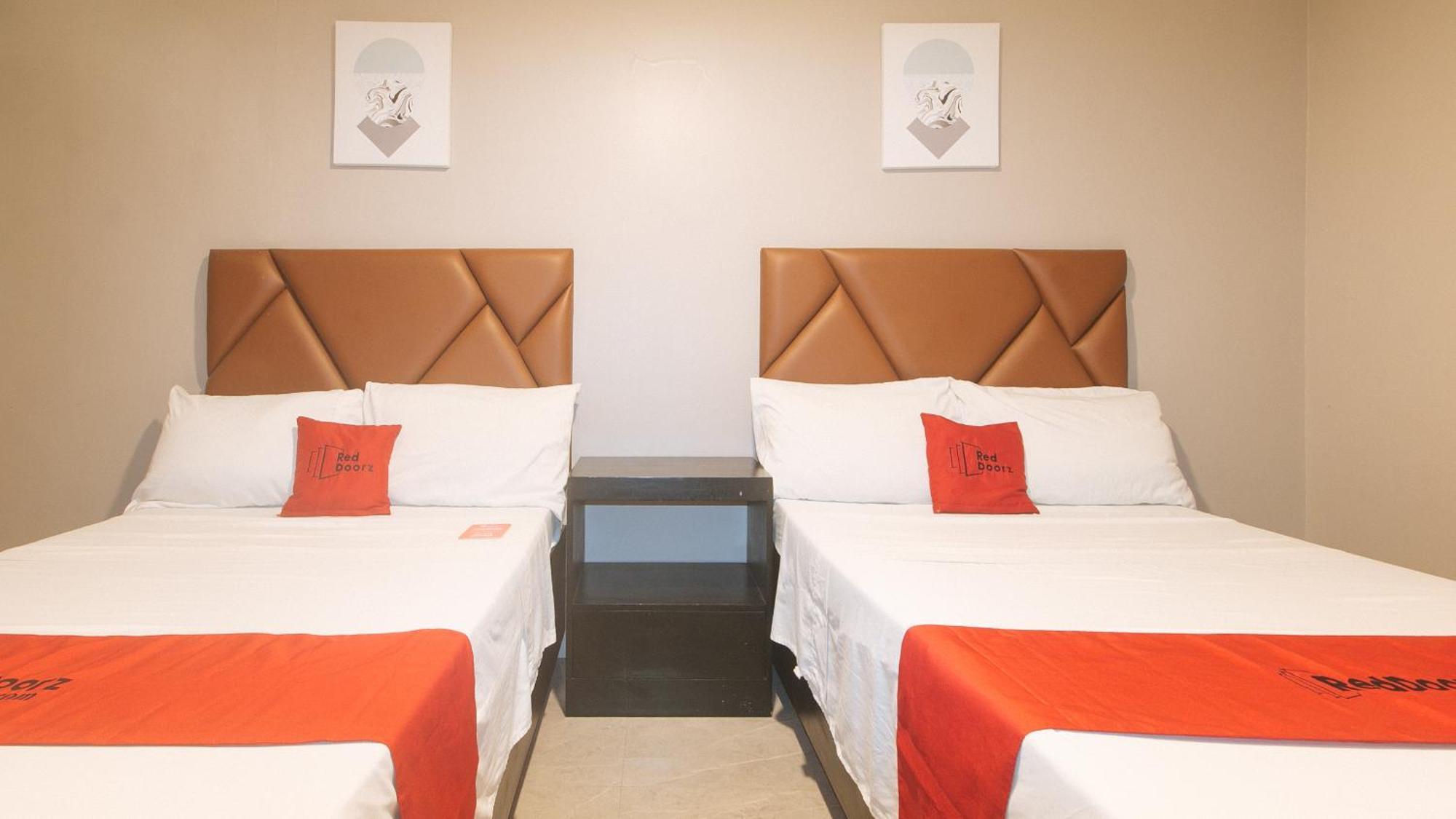 Reddoorz Plus At Seventy Five Inn Near Manila Airport Paranaque City 외부 사진