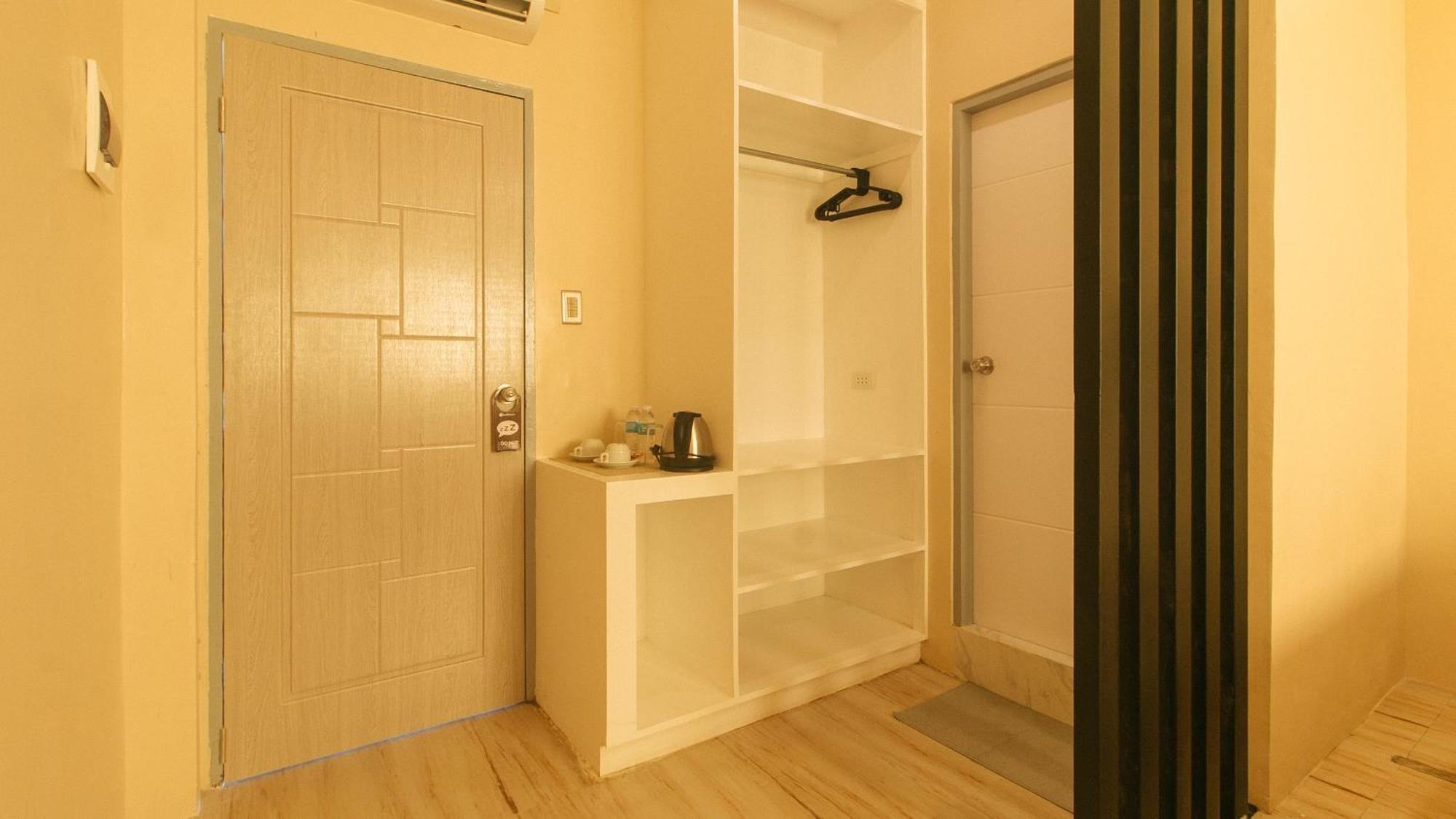 Reddoorz Plus At Seventy Five Inn Near Manila Airport Paranaque City 외부 사진