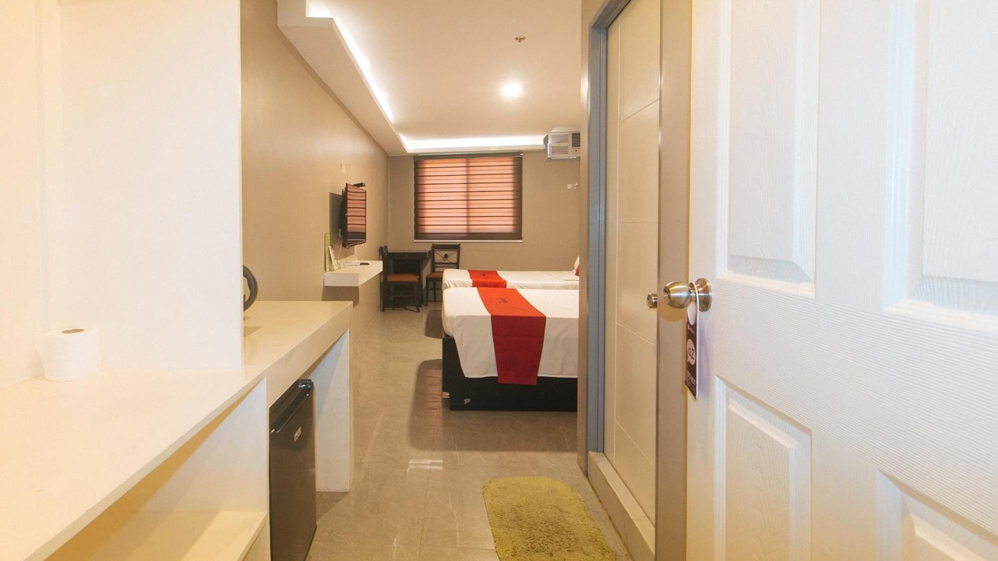 Reddoorz Plus At Seventy Five Inn Near Manila Airport Paranaque City 외부 사진