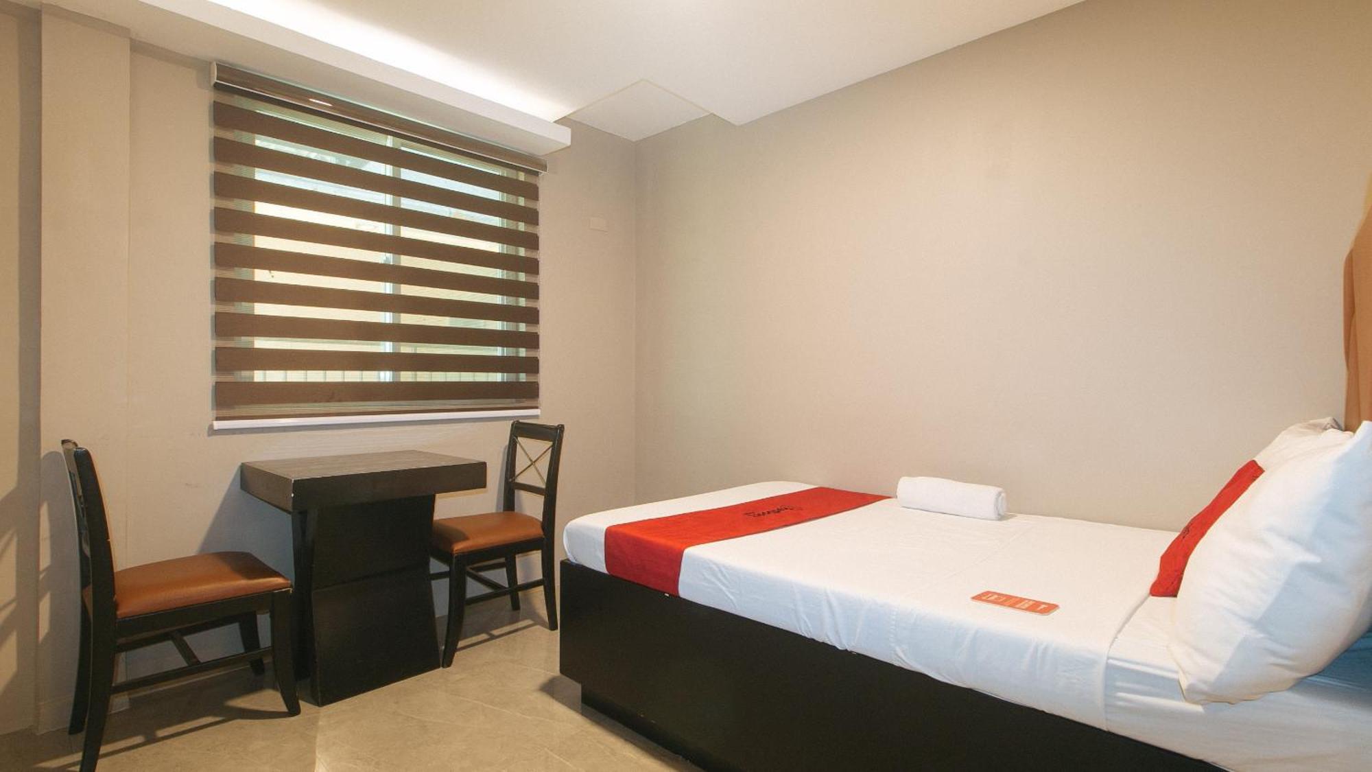 Reddoorz Plus At Seventy Five Inn Near Manila Airport Paranaque City 외부 사진