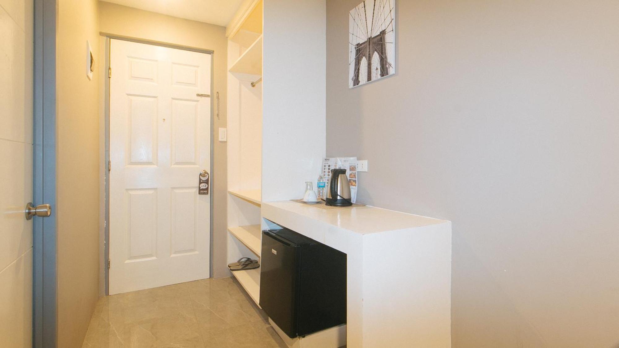 Reddoorz Plus At Seventy Five Inn Near Manila Airport Paranaque City 외부 사진
